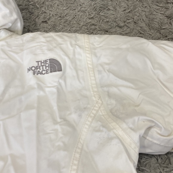 The North Face Girl' s Winter Jacket (Large) - Picture 13 of 13